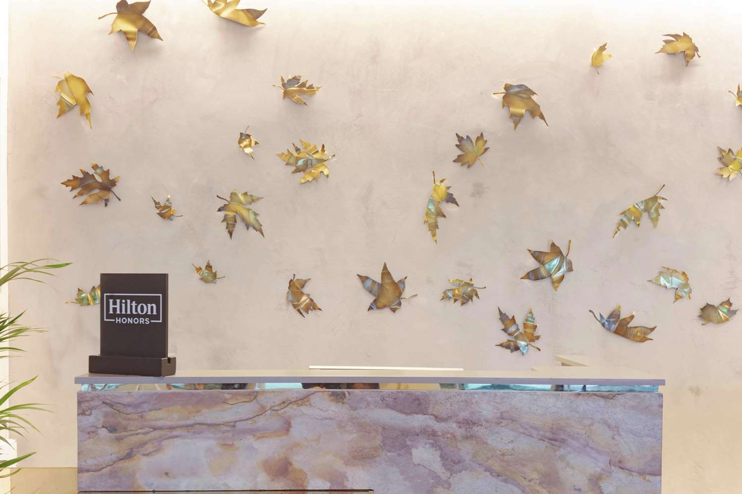 Фото Hilton London Angel Islington