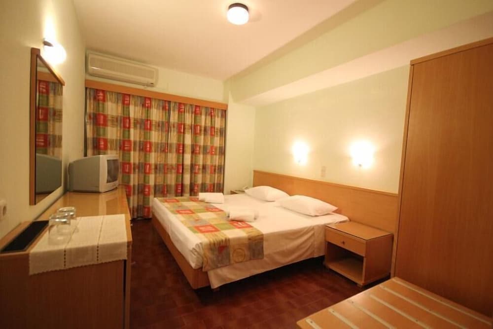 Фото Nafsika Hotel