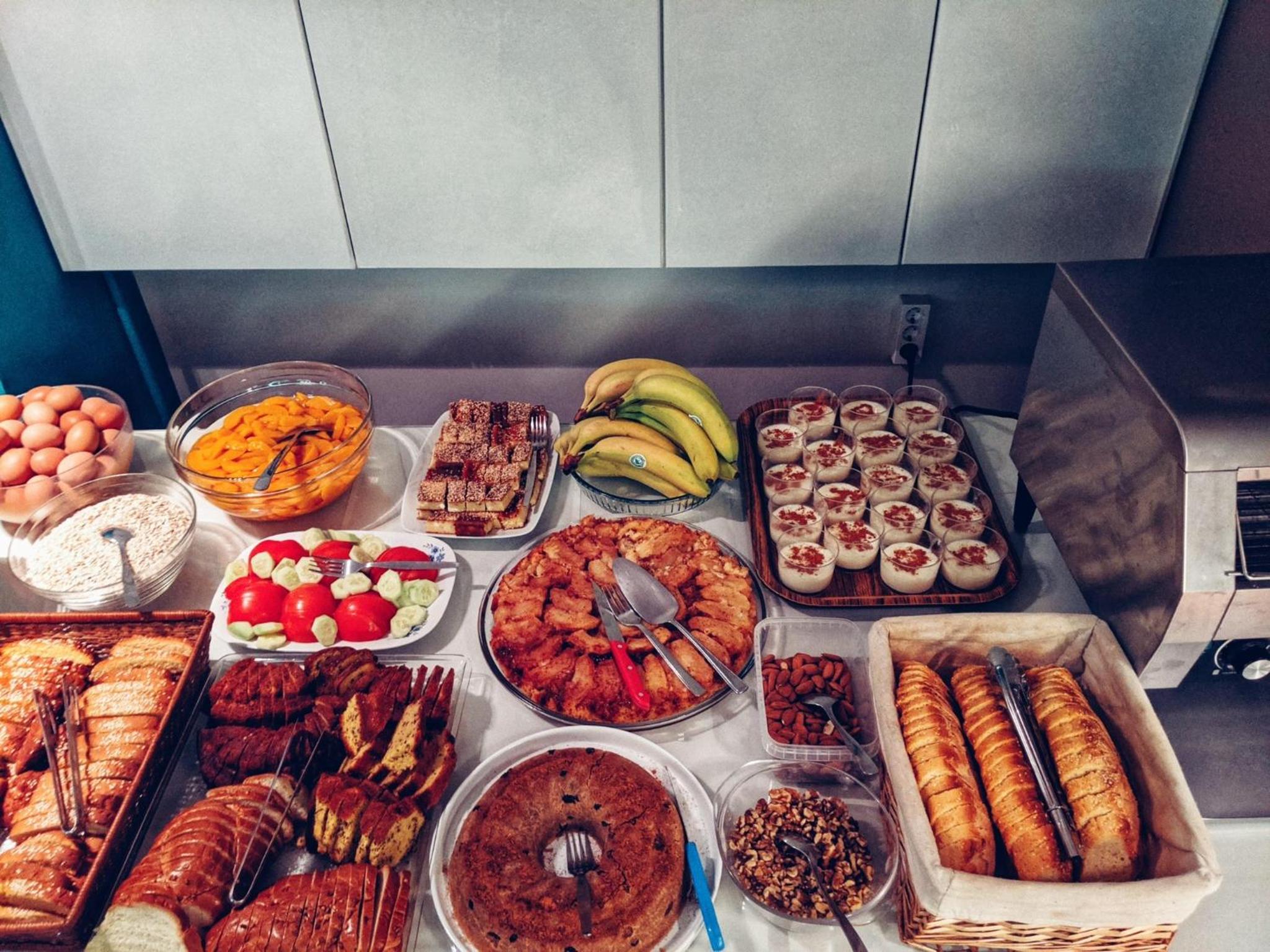 Фото Saronis Hotel