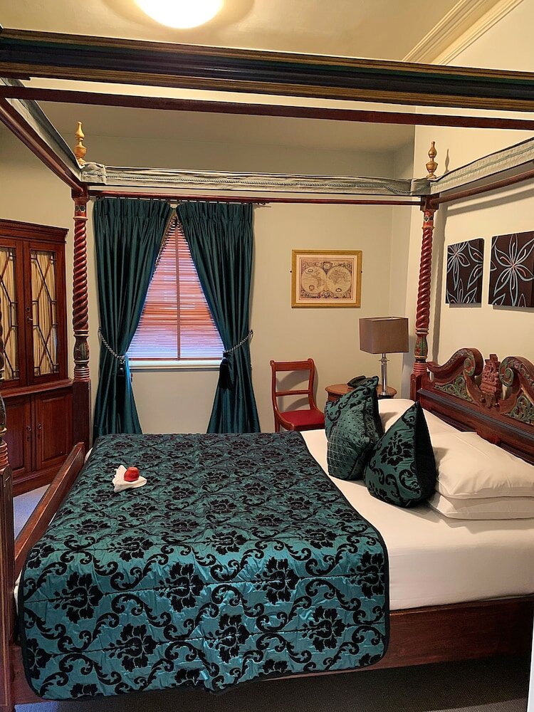 Фото Twenty Nevern Square Hotel