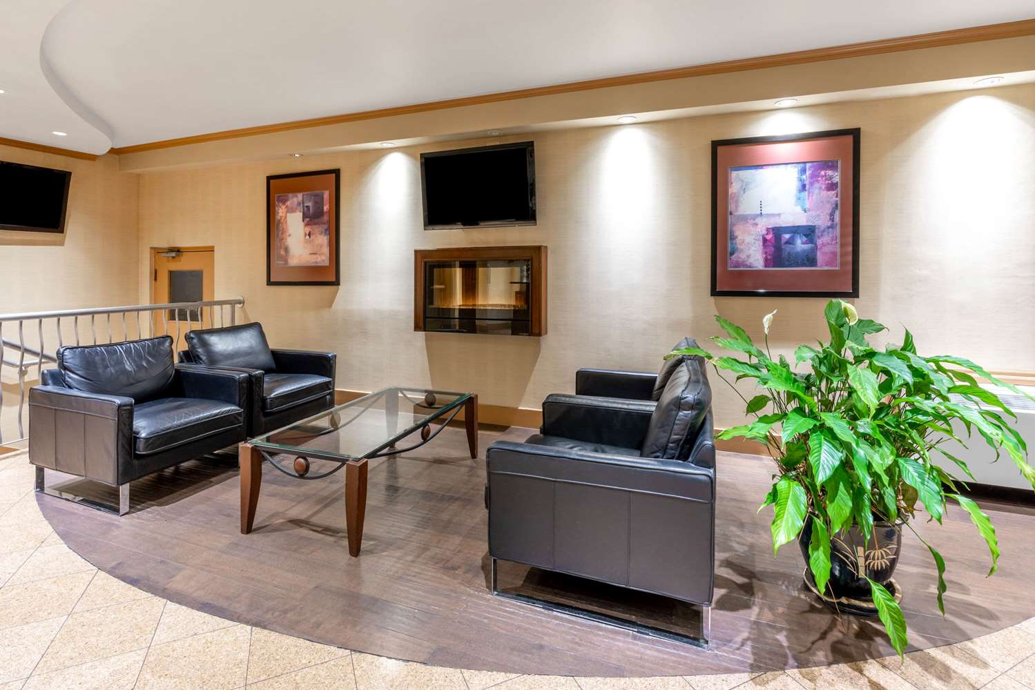 Фото Ramada by Wyndham Coquitlam