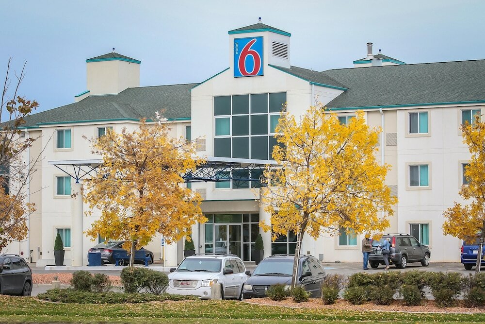 Фото Motel 6 Saskatoon