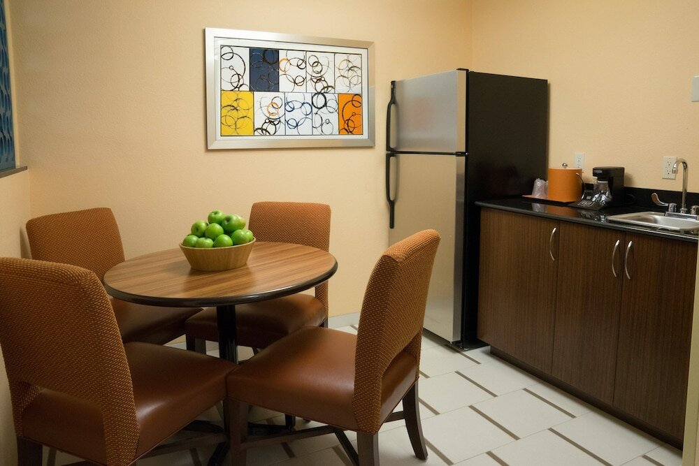 Фото Fairfield Inn & Suites Orlando Int'l Drive/Convention Center