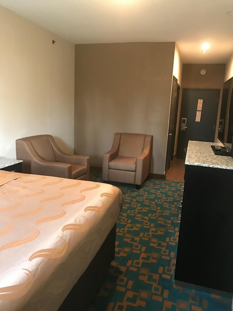 Фото SureStay Hotel by Best Western Brownsville