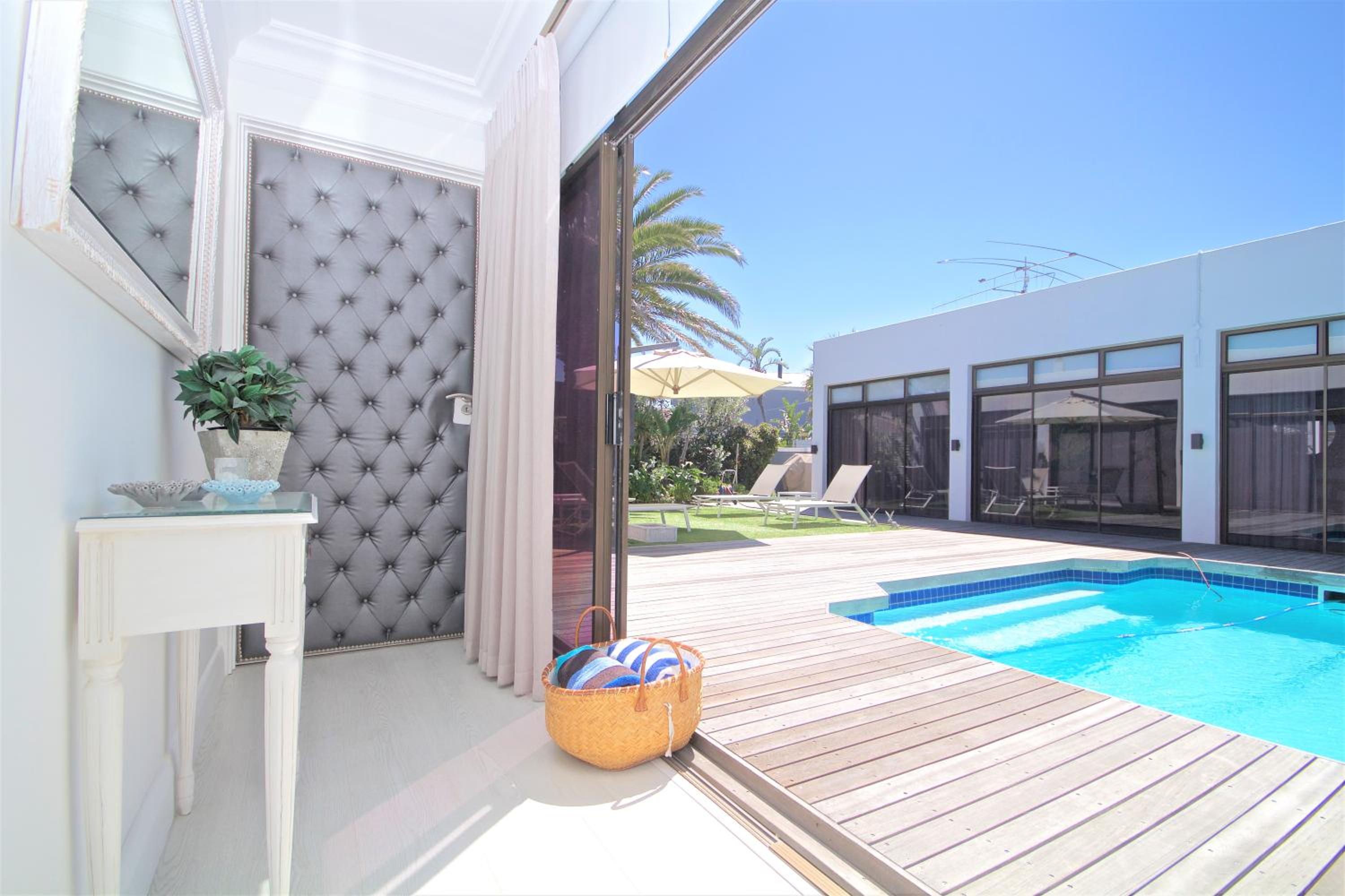 Фото Ocean Breeze Sunset Beach