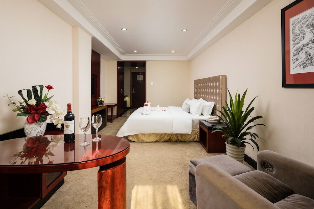 Фото Guangzhou Gorgeous Hotel