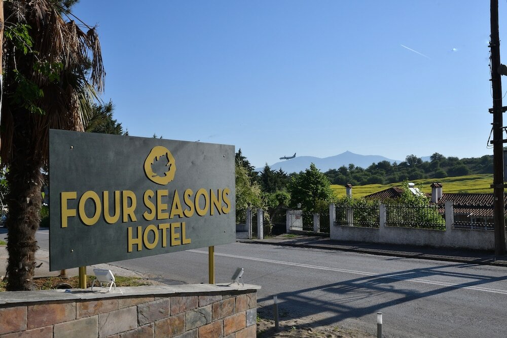 Фото отеля 2