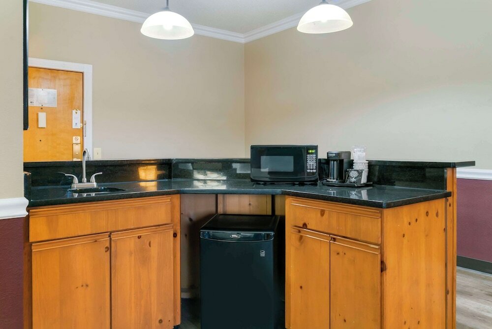 Фото Best Western Greenfield Inn