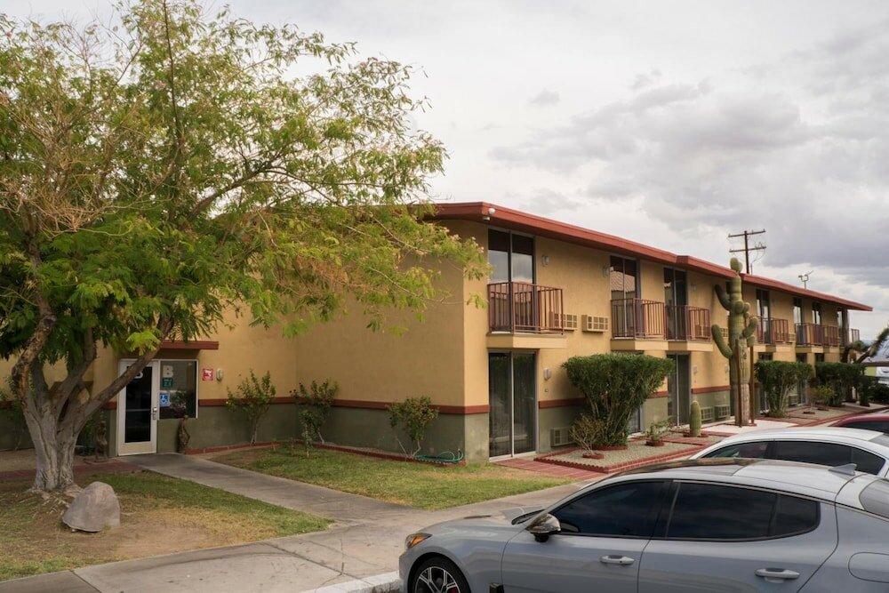 Фото California Inn