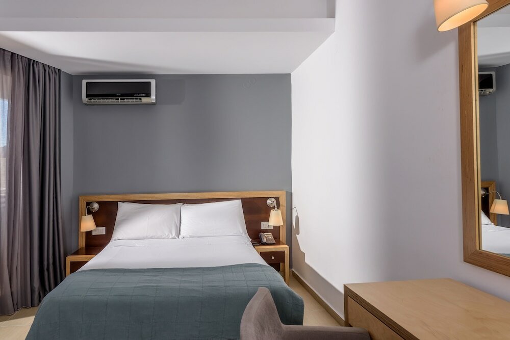 Фото Iraklion Hotel