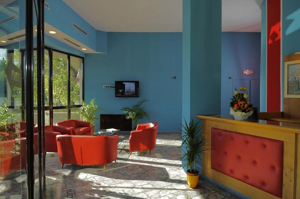 Фото отеля 2