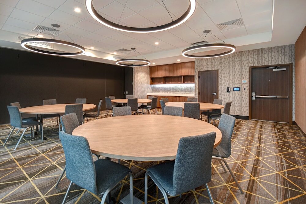 Фото Holiday Inn Erie, an Ihg Hotel