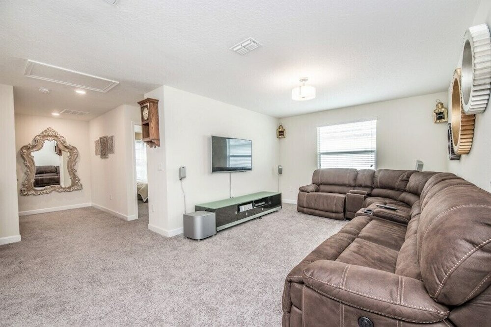 Фото 6 Bed 5 Ba Villa with Pool, SPA & Lake View