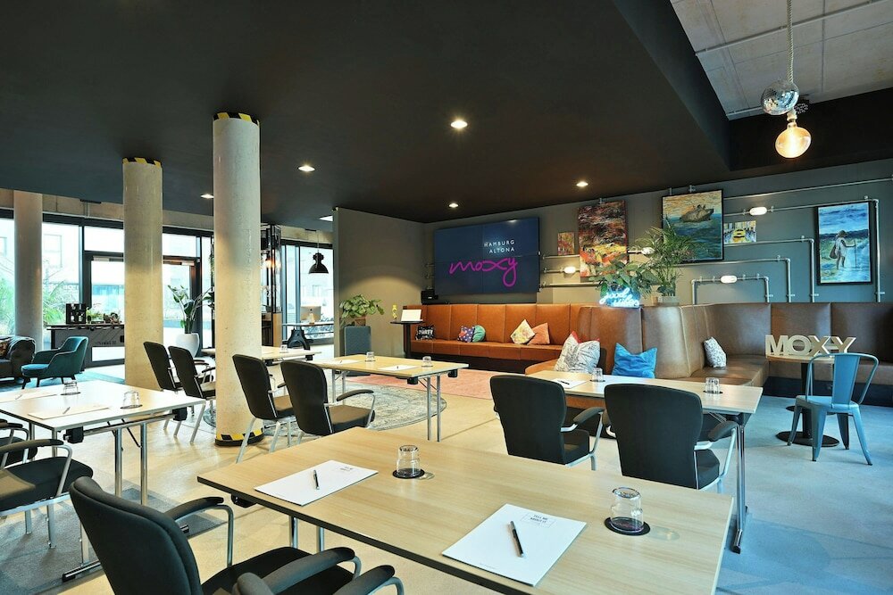 Фото Moxy Hamburg Altona