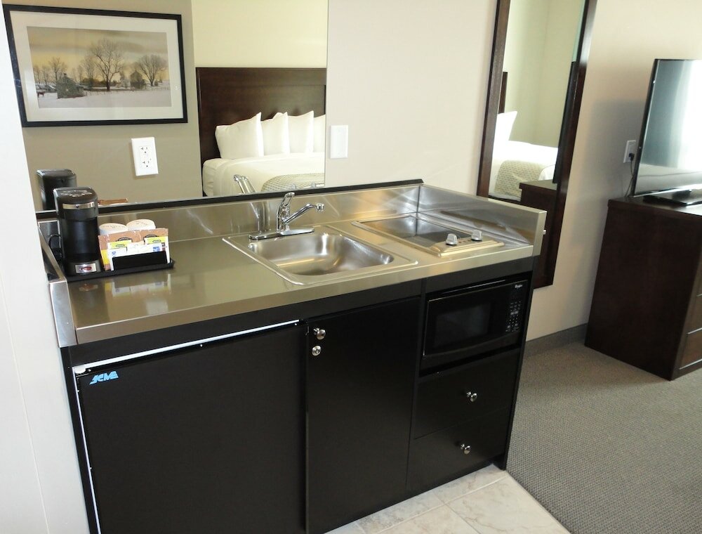 Фото Ramada by Wyndham Emerald Park/Regina East