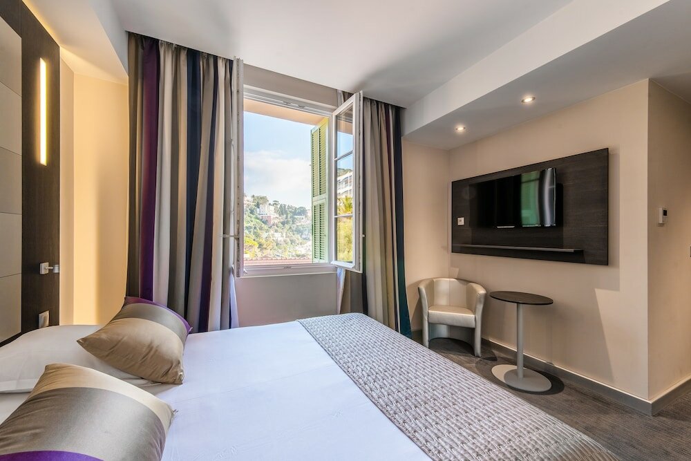 Фото Le Saint Paul Hotel