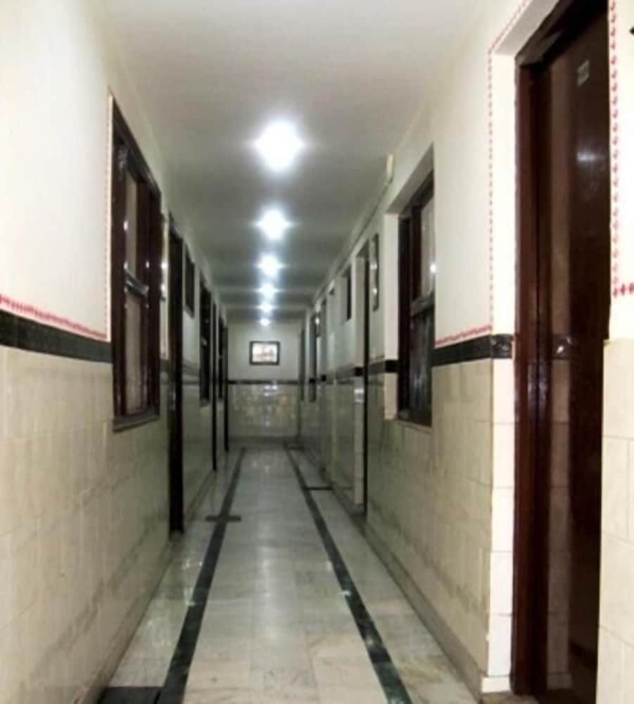 Фото Hotel Ajay International