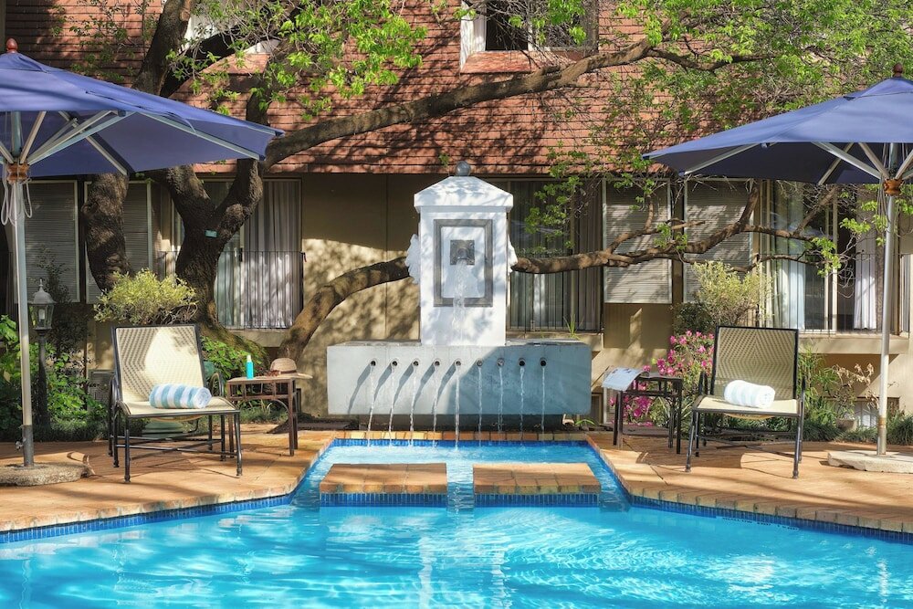 Фото Protea Hotel by Marriott Johannesburg Balalaika Sandton