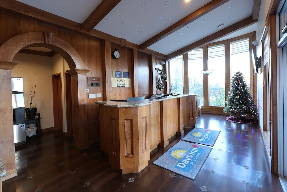 Фото Days Inn by Wyndham Surrey