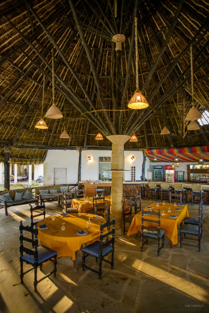 Фото Bahari Dhow Beach Villas