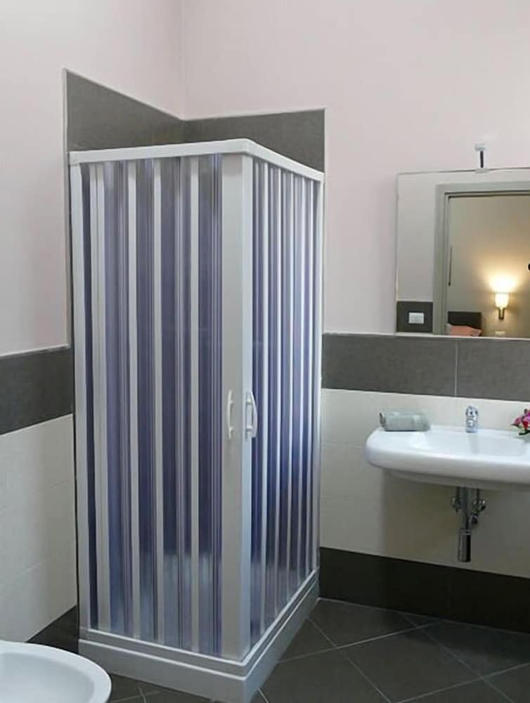 Фото Cairoli Exclusive Rooms & Suite