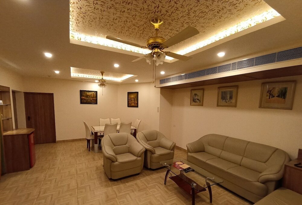 Фото Grand Continental Hotel