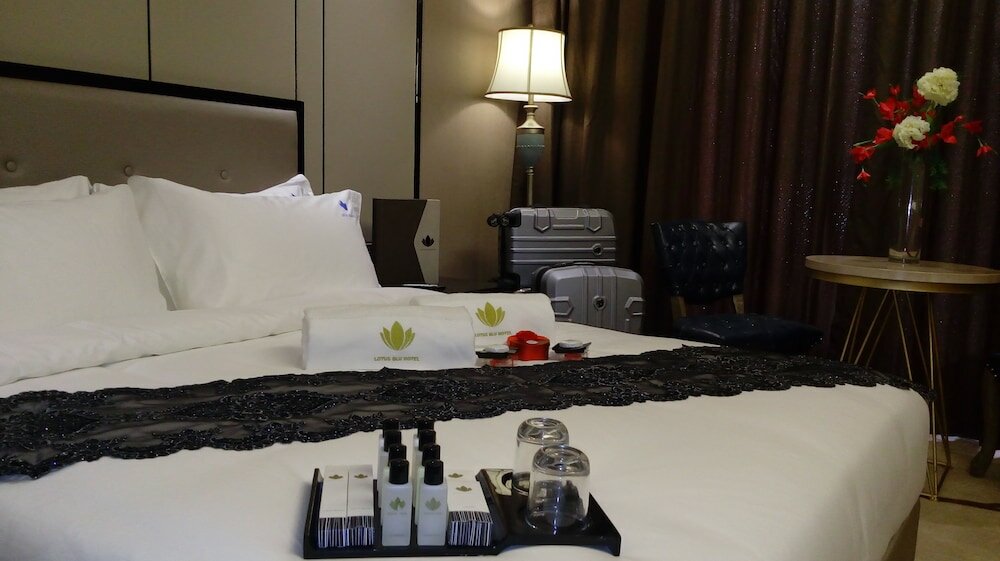 Фото Lotus Blu Hotel