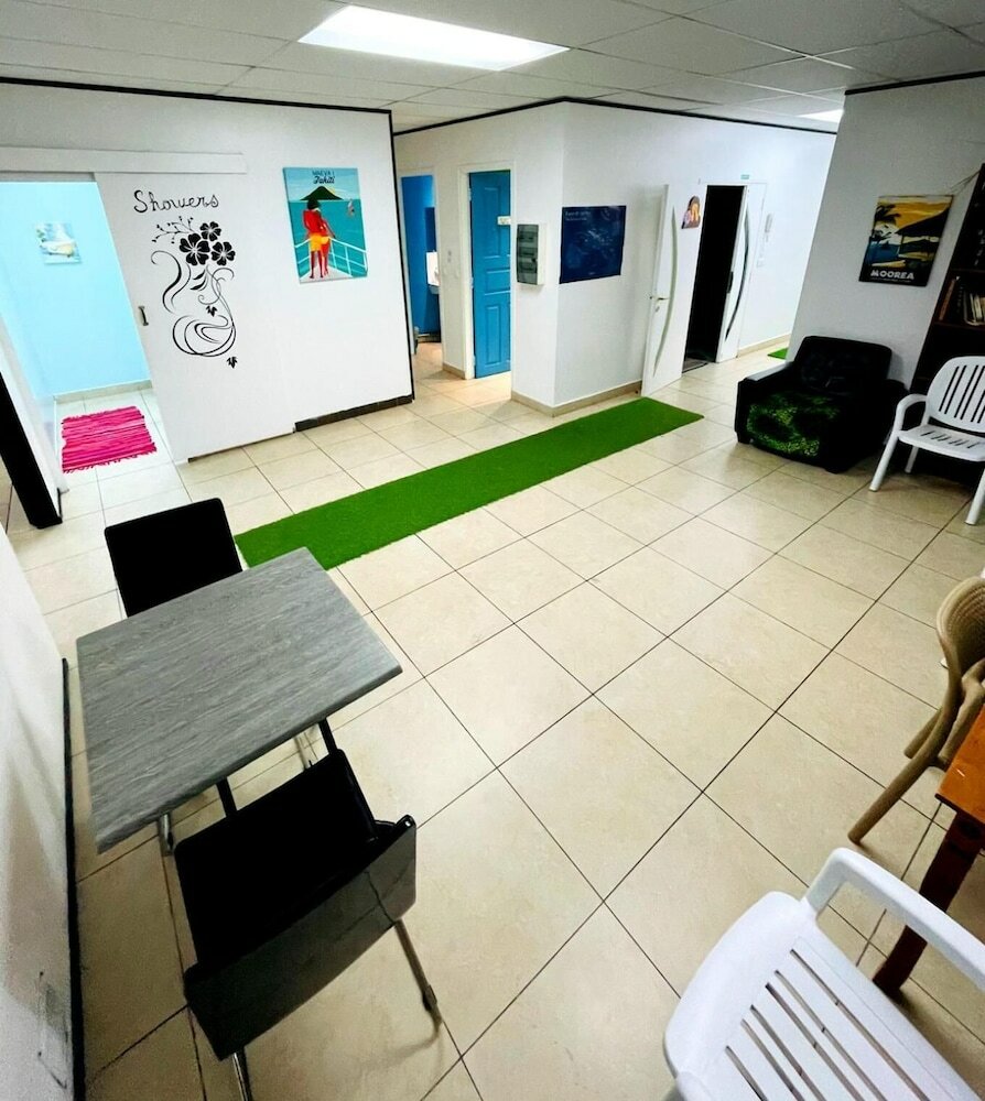 Фото Mahana Lodge Hostel & Backpacker