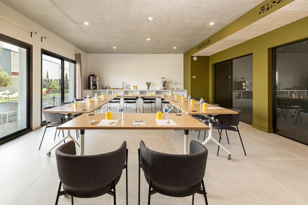 Фото Golden Tulip Martigues Provence