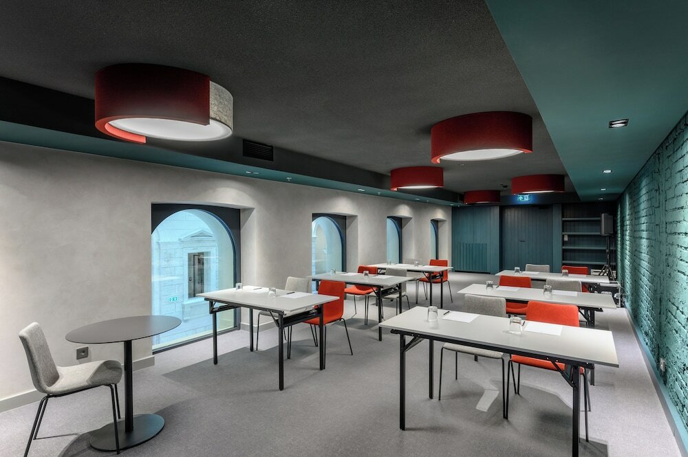 Фото Hotel Oktogon