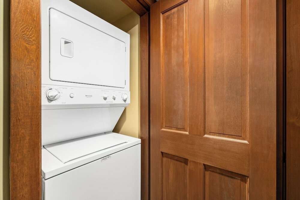 Фото Horstman House by Whistler Premier