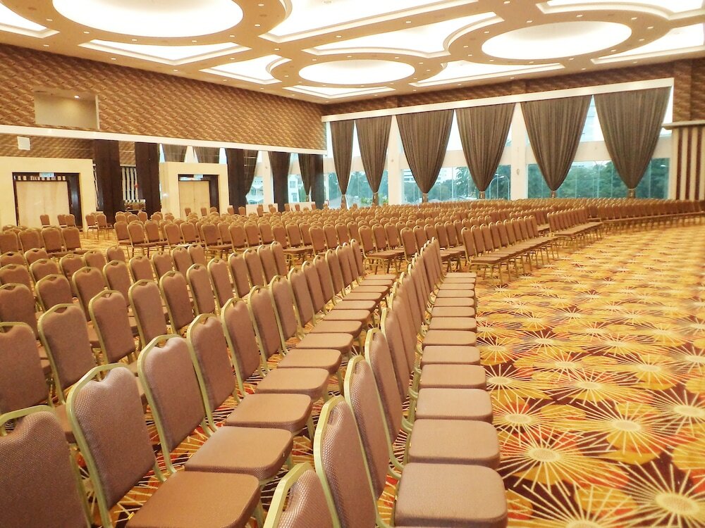 Фото Kinta Riverfront Hotel & Suites