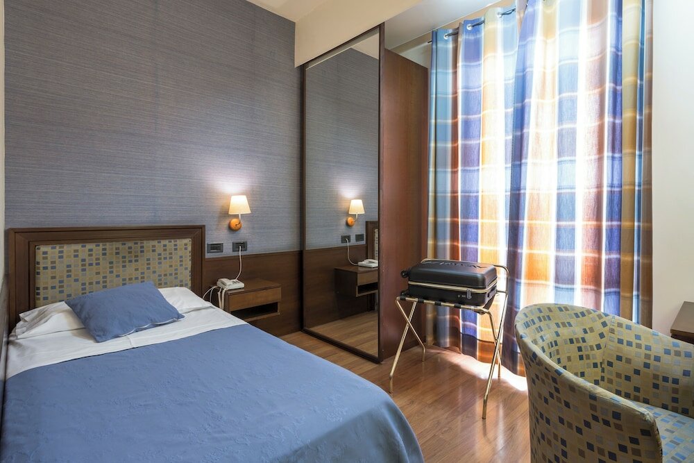 Фото Hotel Montreal