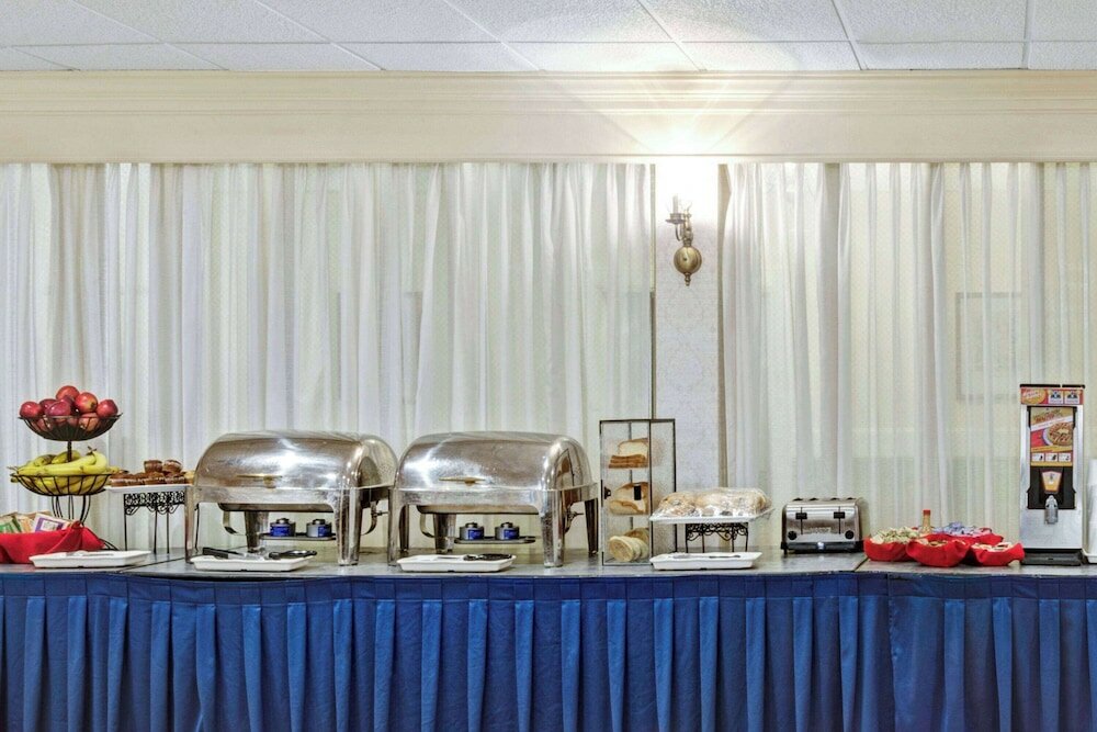 Фото Ramada by Wyndham Seekonk Providence Area