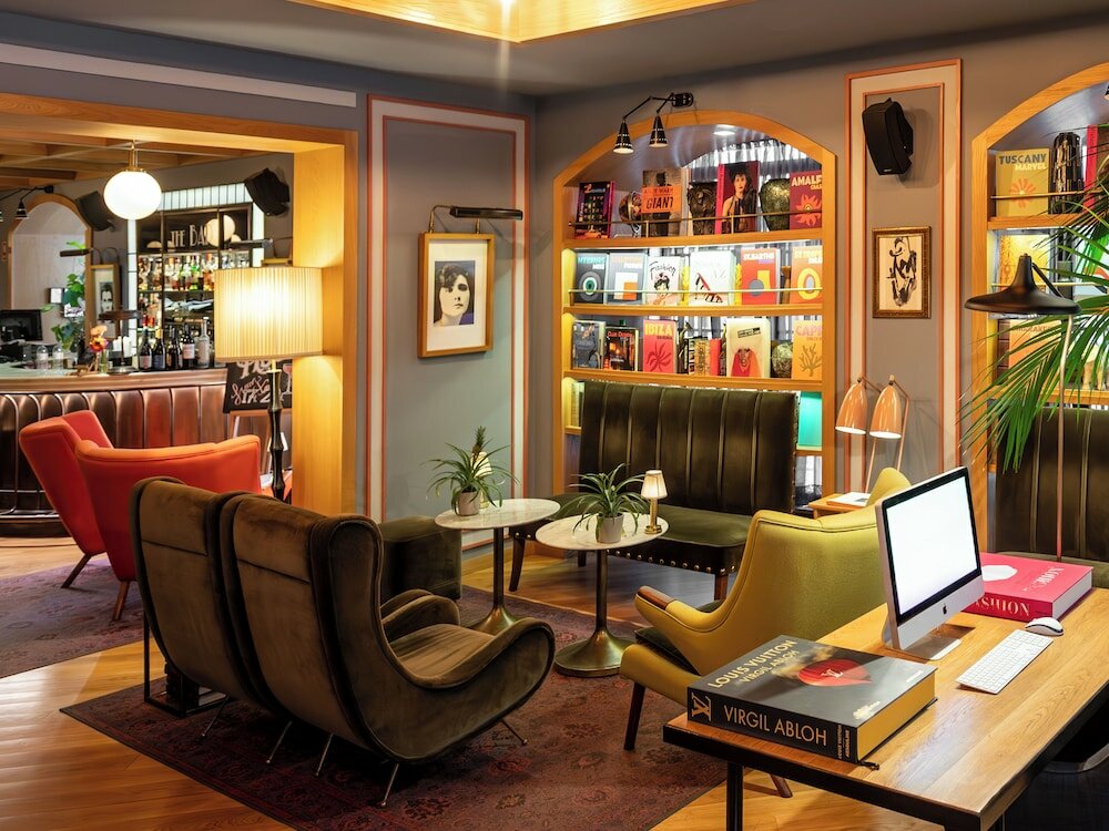 Фото отеля 2