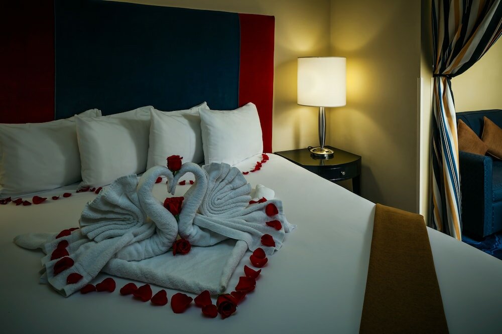 Фото Plaza Inn & Suites at Ashland Creek