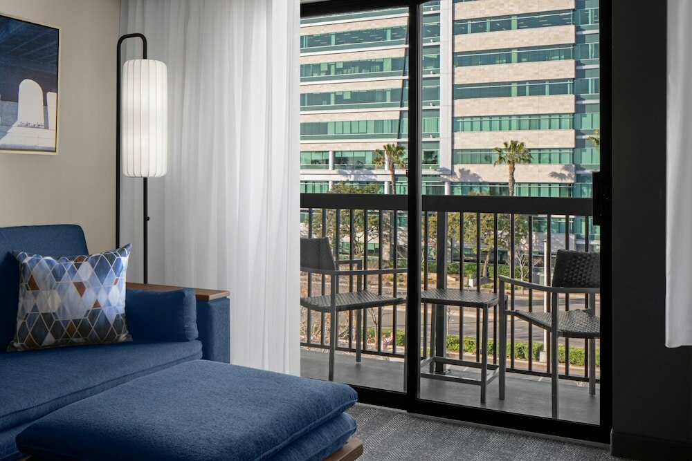 Фото Courtyard by Marriott San Diego Central