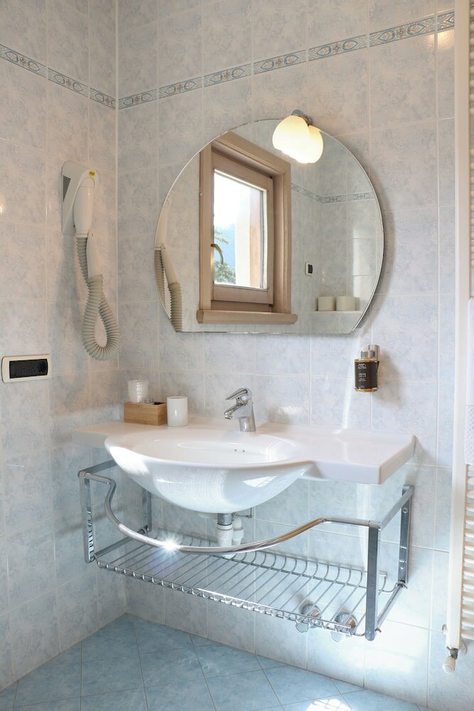 Фото Hotel Garni La Suisse