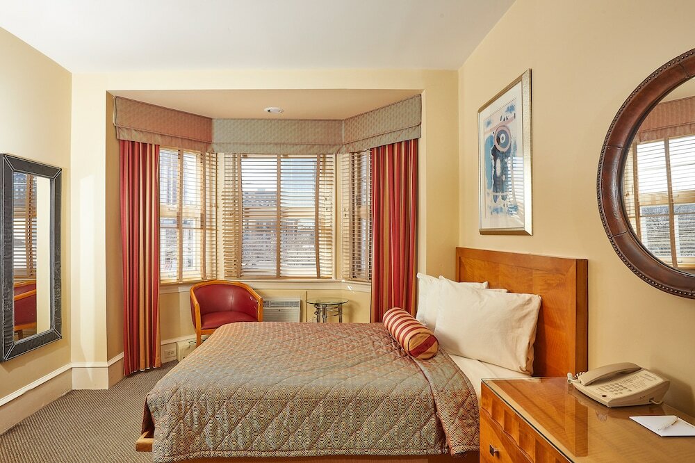 Фото Alexander Inn