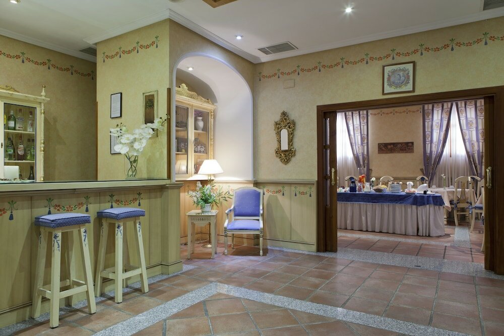 Фото Hotel Casona de la Reyna