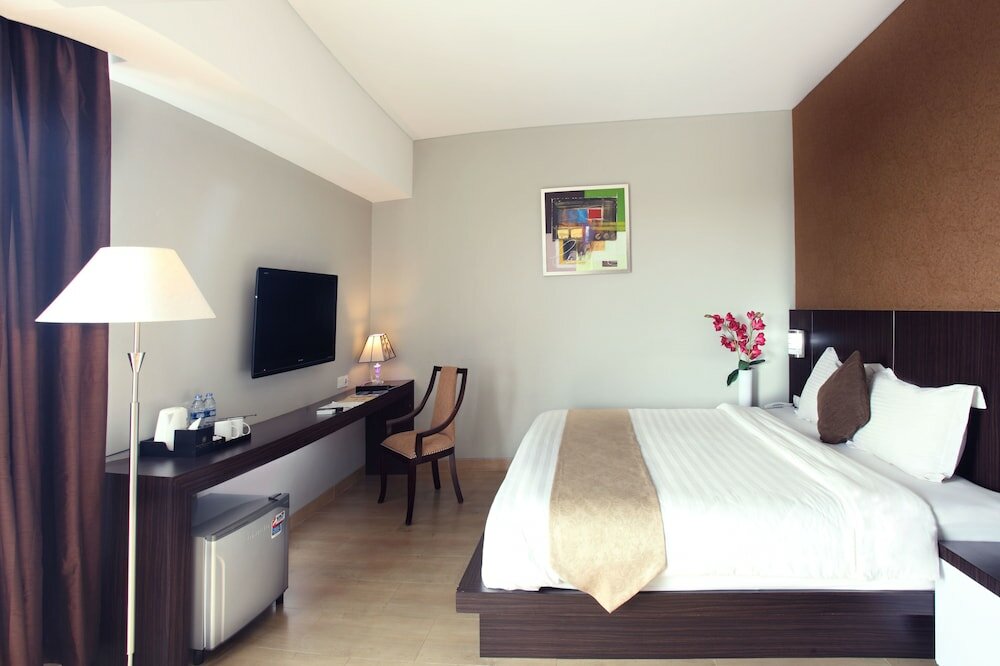 Фото Grand Hatika Hotel