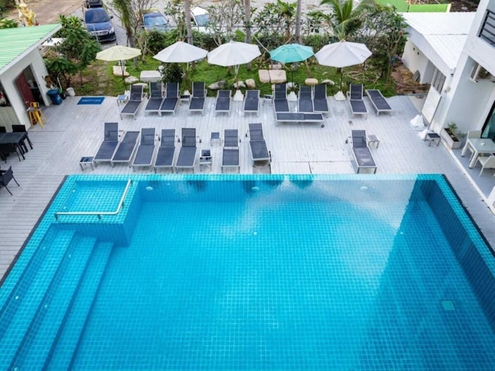 Фото RedDoorz I Talay Resort