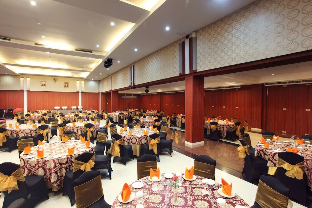 Фото Grand Hatika Hotel