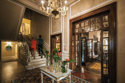 Внешний вид отеля Hotel De la Ville в Риччоне, фото 2