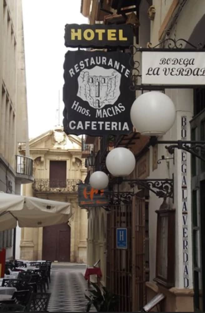 Фото Hermanos Macías Hotel