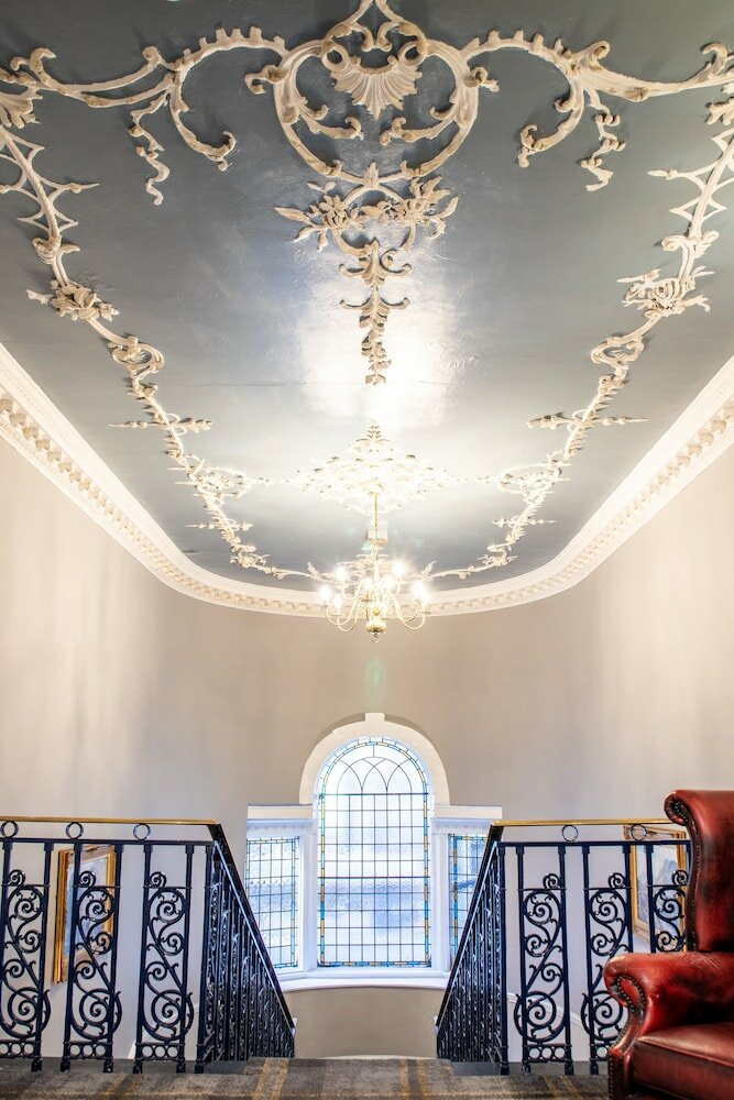 Фото Arnos Manor Hotel