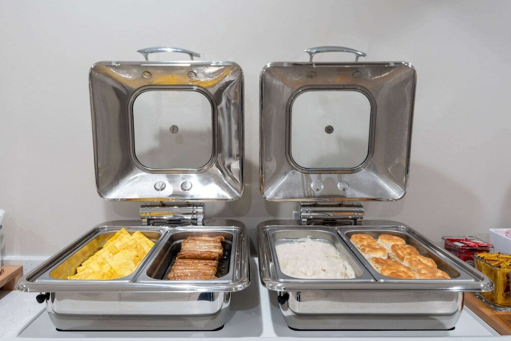 Фото Ramada by Wyndham Modesto Yosemite Area