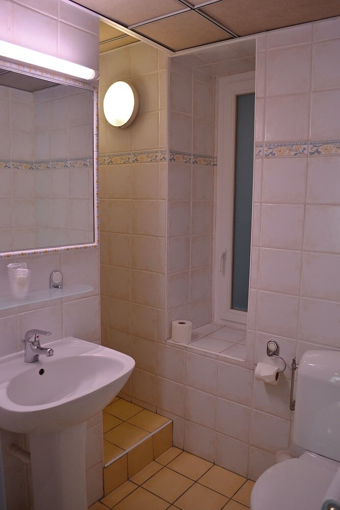 Фото Modern Hotel