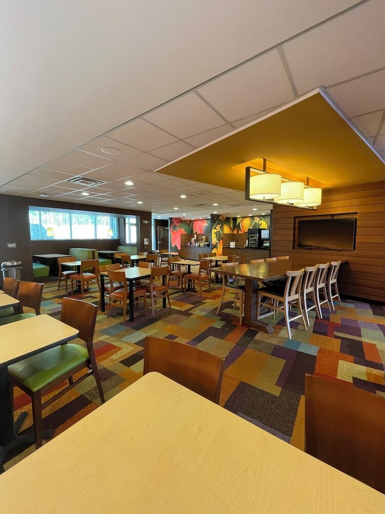 Фото Fairfield Inn & Suites Athens