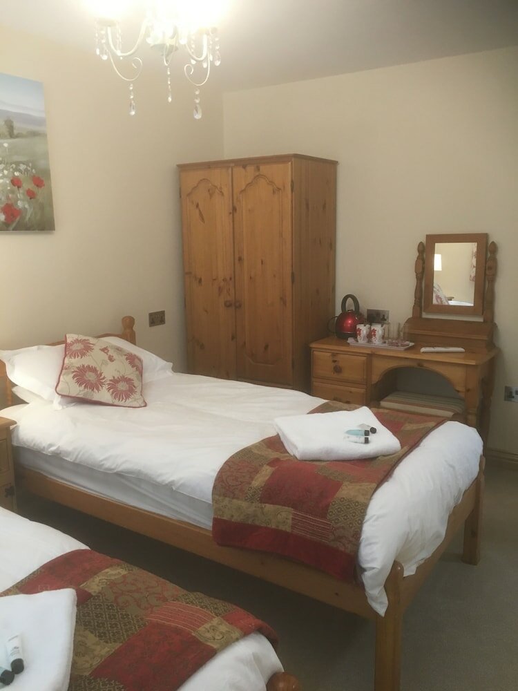 Фото The Waterwheel Inn